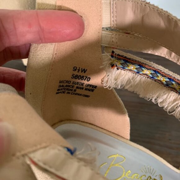 Beacon Fashion and Fit Sandals - Picture 7 of 9